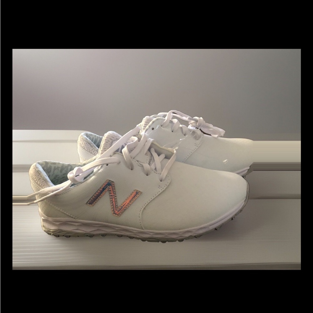 NWOB New Balance Women's Sneakers(White)7